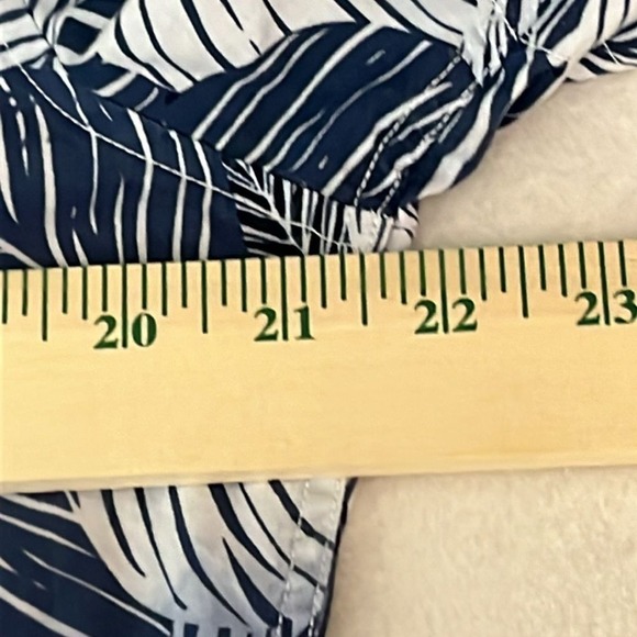 American Eagle Seriously Soft Short Sleeve Button Up Shirt Mens Size M Tropical - Picture 6 of 8